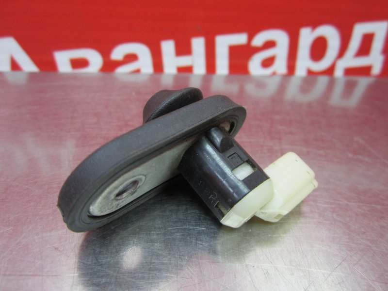 Концевик двери задний Yaris 2008 XP90