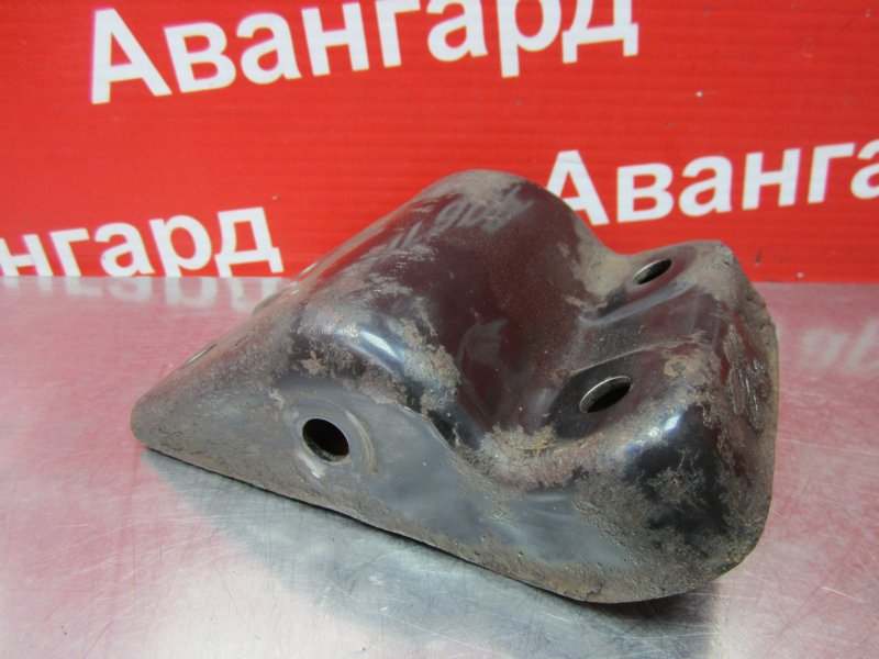 Кронштейн левый Nissan Bluebird U14 SR18DE