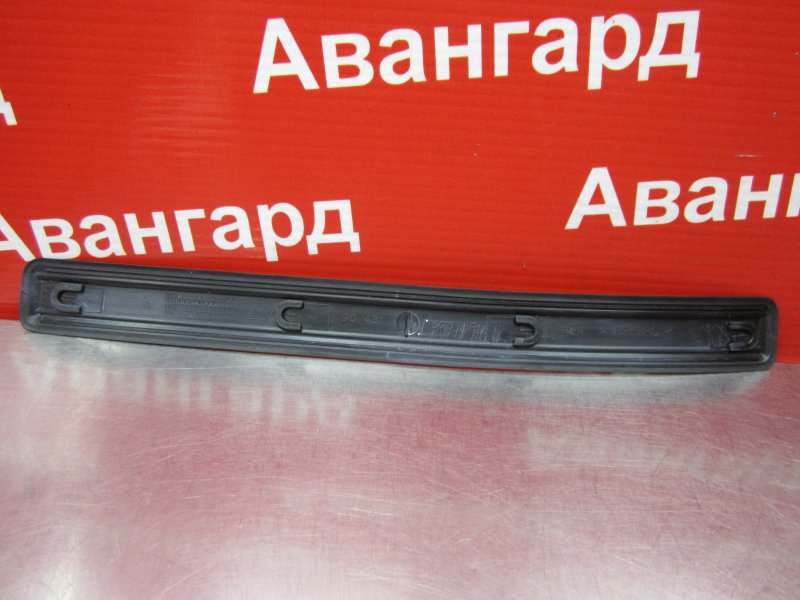 Накладка порога задняя правая Omega 1995 B Накладка порога задняя правая Omega 1995 B
