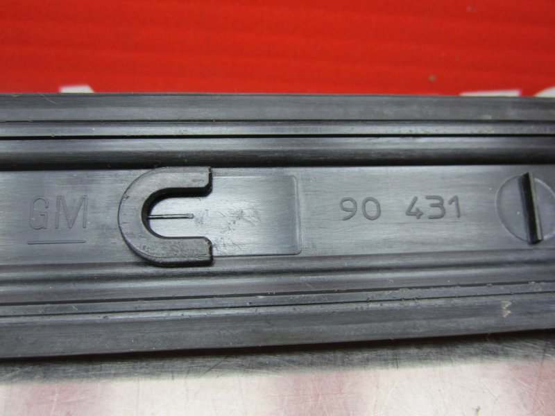 Накладка порога задняя правая Opel Omega B Накладка порога задняя правая Opel Omega B