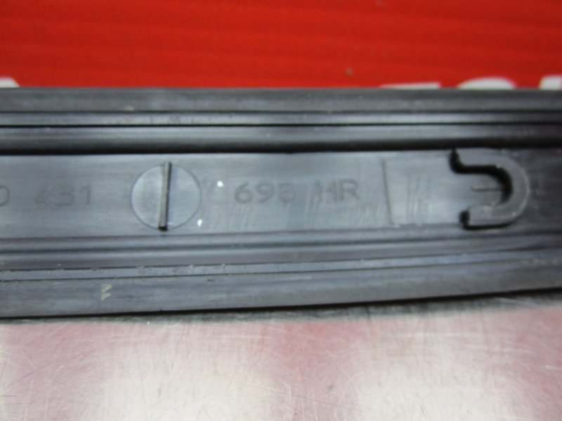 Накладка порога задняя правая Omega 1995 B Накладка порога задняя правая Omega 1995 B