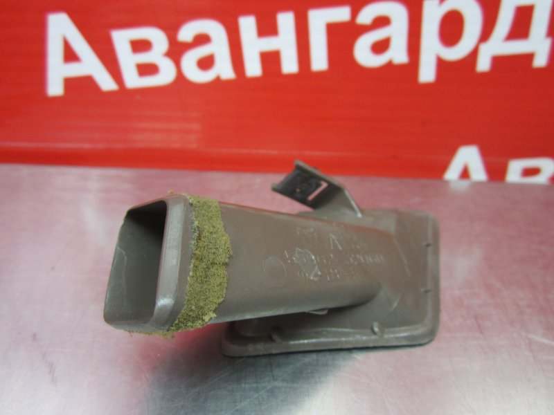 Накладка салона левая Vista 1992 V30