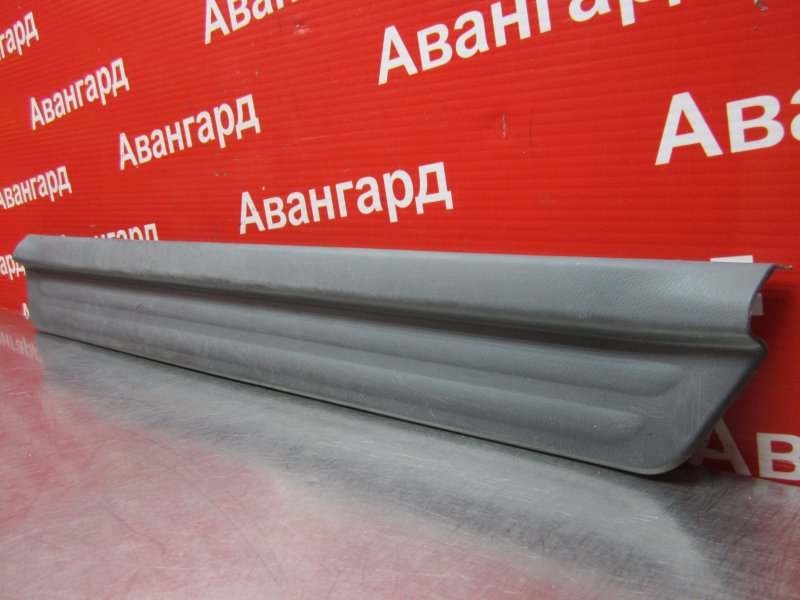 Накладка порога передняя левая Nissan Maxima A32