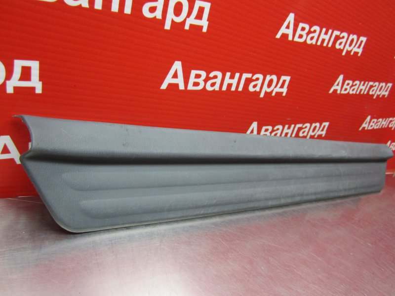 Накладка порога передняя правая Maxima 1998 A32