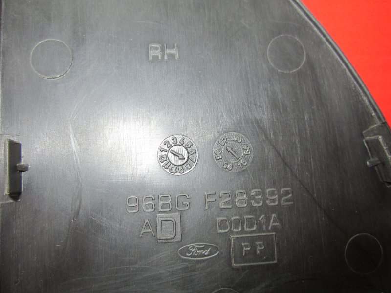 Накладка салона правая Ford Mondeo 2 Накладка салона правая Ford Mondeo 2