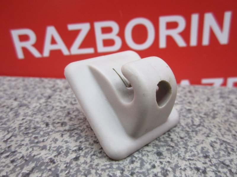 Запчасть кронштейн солнцезащитного козырька Peugeot 206 2002 2D Б/У Кронштейн солнцезащитного козырька Peugeot 206 2002 2D Б/У