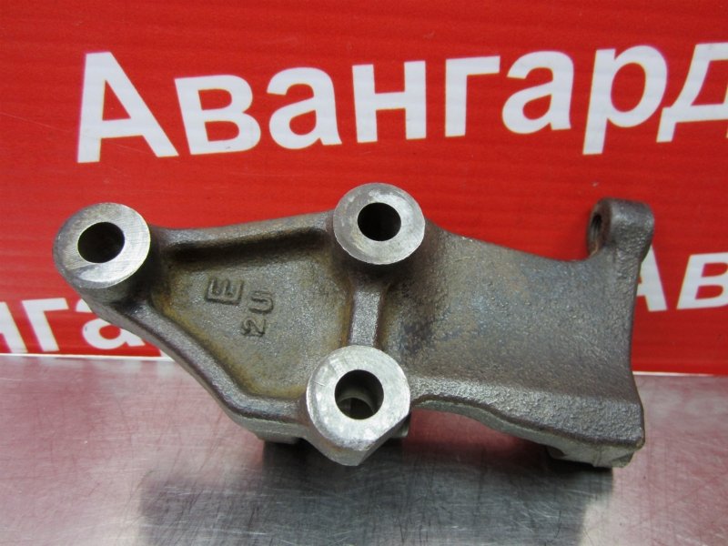 Кронштейн Demio 2001 DW B3