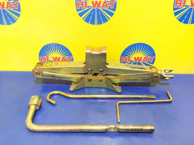 Домкрат Honda Stepwgn RF3 Домкрат Honda Stepwgn RF3