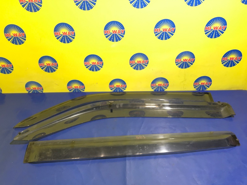Ветровик Honda Stepwgn RF3 Ветровик Honda Stepwgn RF3