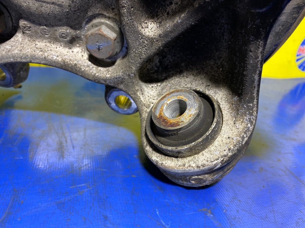 СТУПИЦА задняя левая HONDA ACCORD CU2 K24A