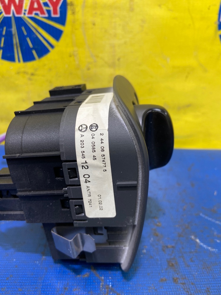 ПЕРЕКЛЮЧАТЕЛИ ПОДРУЛЕВЫЕ C240 2002 W203 112.912 M112 E26