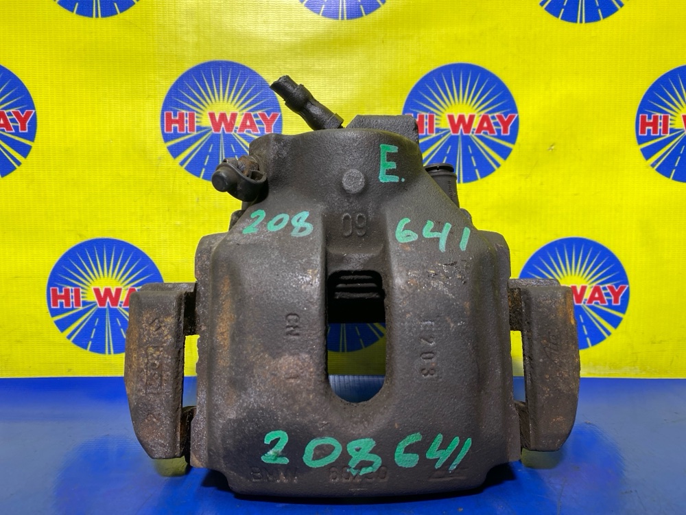 Запчасть суппорт передний левый LAND ROVER RANGE ROVER 2004 L322 M62B44 SEB000290 контрактная СУППОРТ передний левый LAND ROVER RANGE ROVER 2004 L322 M62B44 SEB000290 контрактная