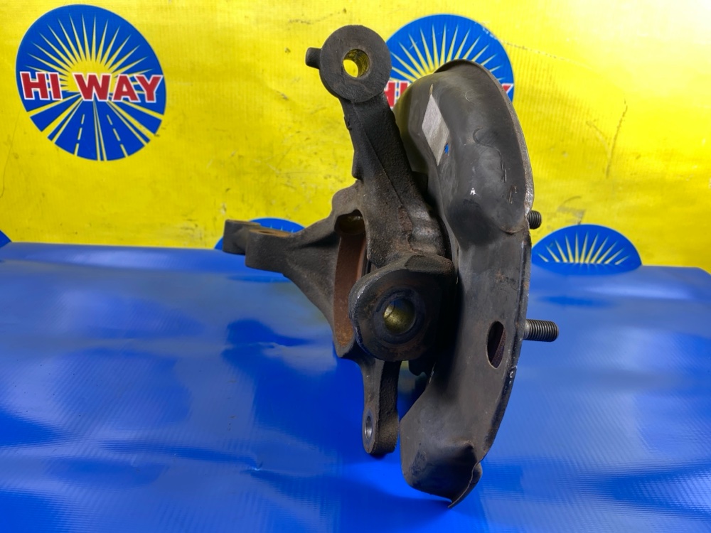 СТУПИЦА передняя правая VITZ 2001 SCP10 1SZ-FE