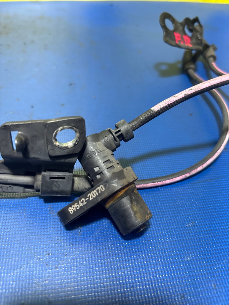 ДАТЧИК ABS передний правый WISH 2007 ZNE10 1ZZ-FE ДАТЧИК ABS передний правый WISH 2007 ZNE10 1ZZ-FE