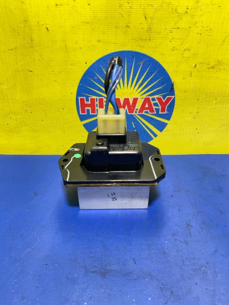 Запчасть реостат печки HONDA CIVIC 2006 FD1 R18A 79330SNAA01 контрактная РЕОСТАТ ПЕЧКИ HONDA CIVIC 2006 FD1 R18A 79330SNAA01 контрактная