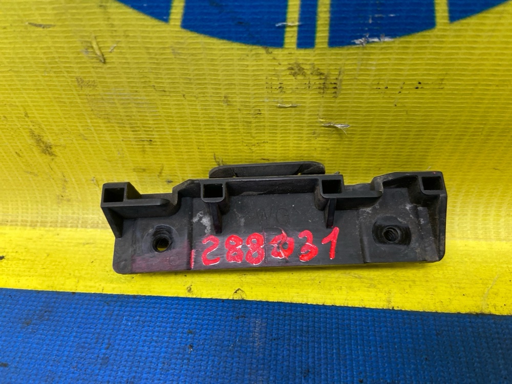 КЛИПСА БАМПЕРА передняя правая IMPREZA 2002 GG3 EJ15