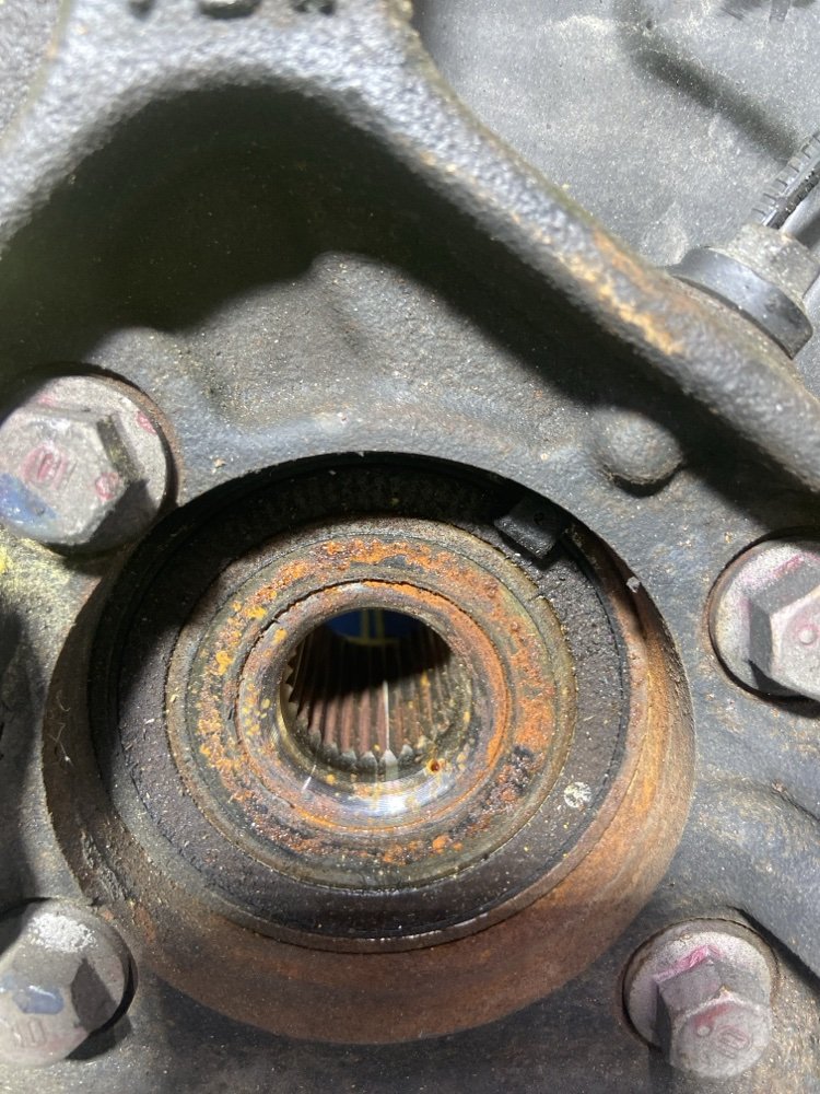 СТУПИЦА передняя правая LEVORG VM4 FB16E