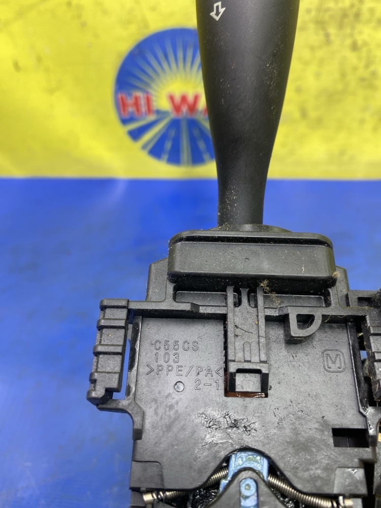 ПЕРЕКЛЮЧАТЕЛИ ПОДРУЛЕВЫЕ передние правые VOLTZ 2002 ZZE138 1ZZ-FE