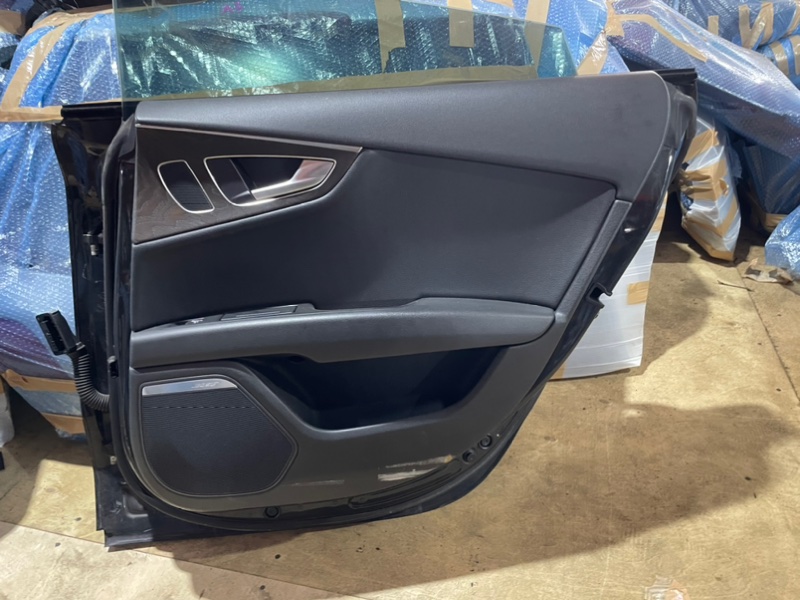 Обшивка двери задняя правая AUDI A7 SPORTBACK 2011 4G5 CGWC контрактная