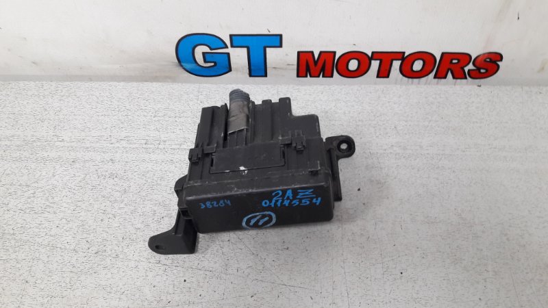 Блок реле и предохранителей Toyota Estima ACR40W 2AZ-FE 2001