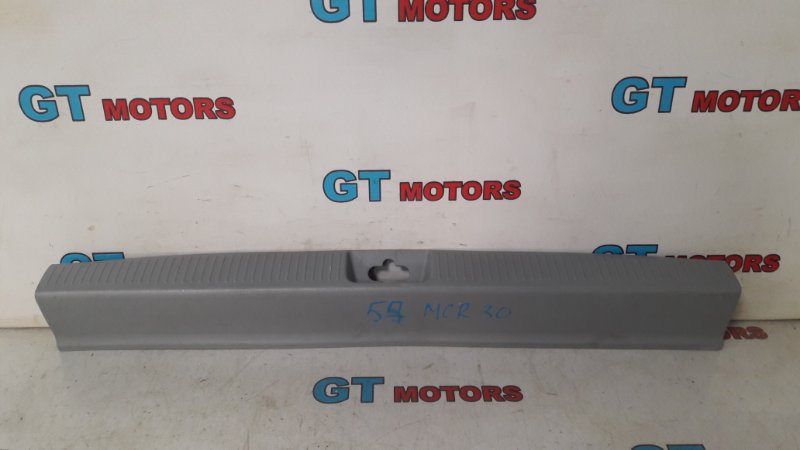 Накладка багажника Toyota Estima MCR30W 1MZ-FE 2002 задняя