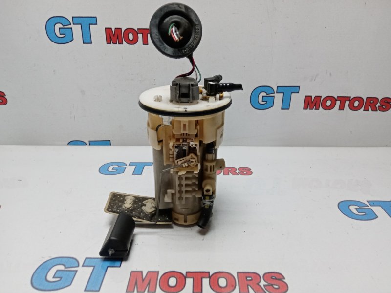 Насос топливный Toyota Isis ANM10G 1AZ-FSE 2008