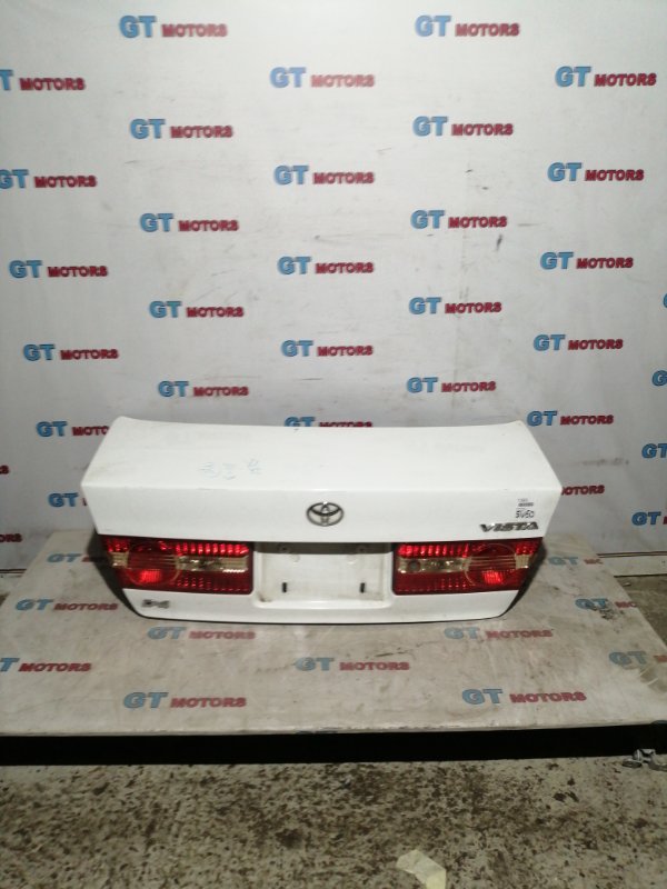 Крышка багажника Toyota Vista SV50 3S-FSE