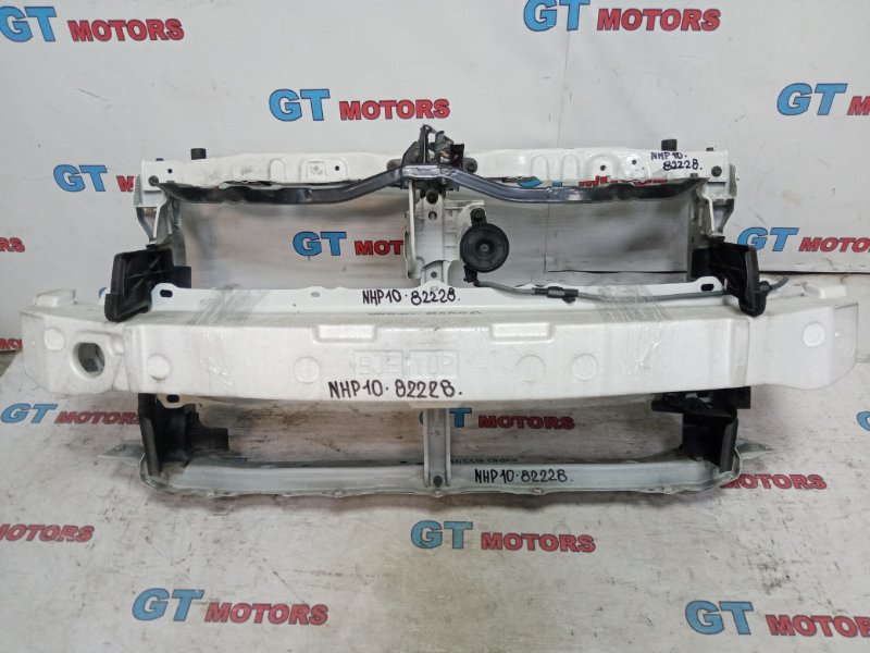 Рамка радиатора Toyota Aqua NHP10 1NZ-FXE 2013
