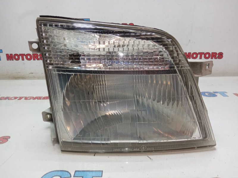 Фара Nissan Caravan VPE25 KA20DE 2010 передняя правая