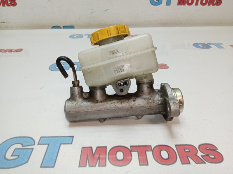 Главный тормозной цилиндр Subaru Forester SF5 EJ20-T 1998