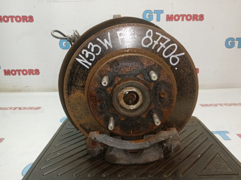 Ступица Mitsubishi Chariot N33W 4G63 1993 передняя левая