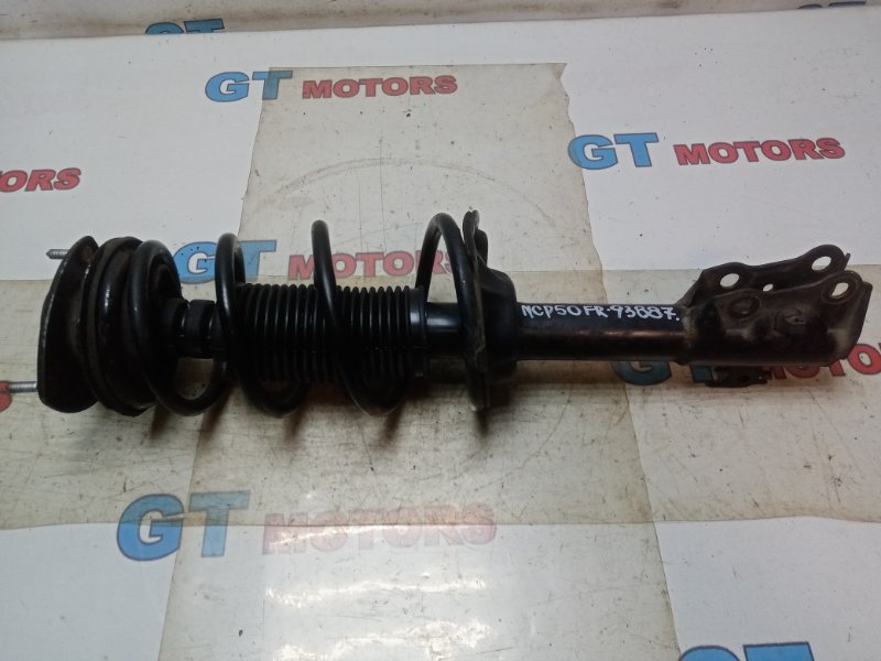 Стойка подвески Toyota Probox NCP50V 2NZ-FE 2013 передняя правая