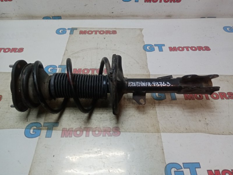 Стойка подвески Toyota Corolla Spacio NZE121N 1NZ-FE 2001 передняя правая