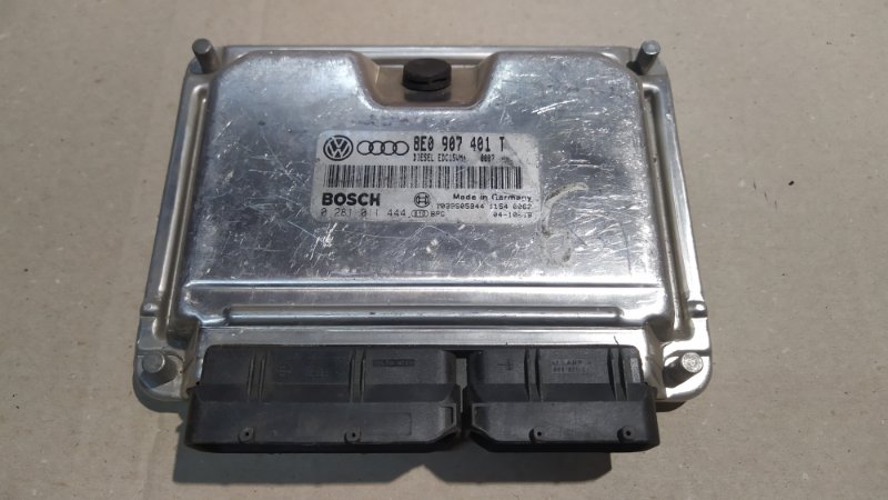 Блок управления двигателем Volkswagen Passat 2004 B5 2.5 8E0907401T Б/У