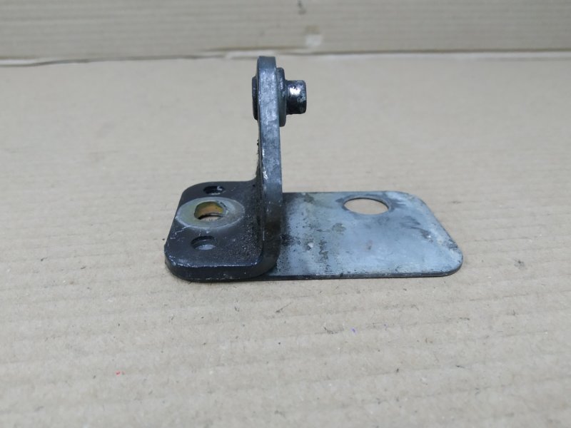 Петля двери задней правой Volkswagen Touareg 2004 I 2.5 7L0833412A Б/У