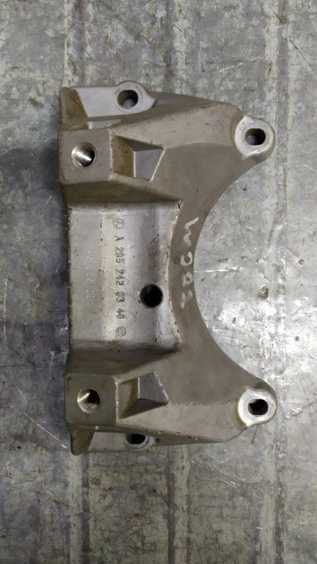 Кронштейн двигателя Mercedes benz s-class W220 A2052420340 Б/У