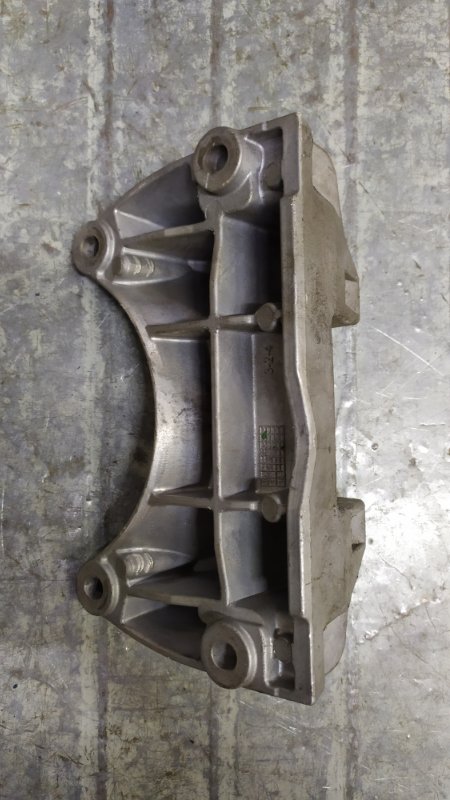 Кронштейн двигателя s-class W220