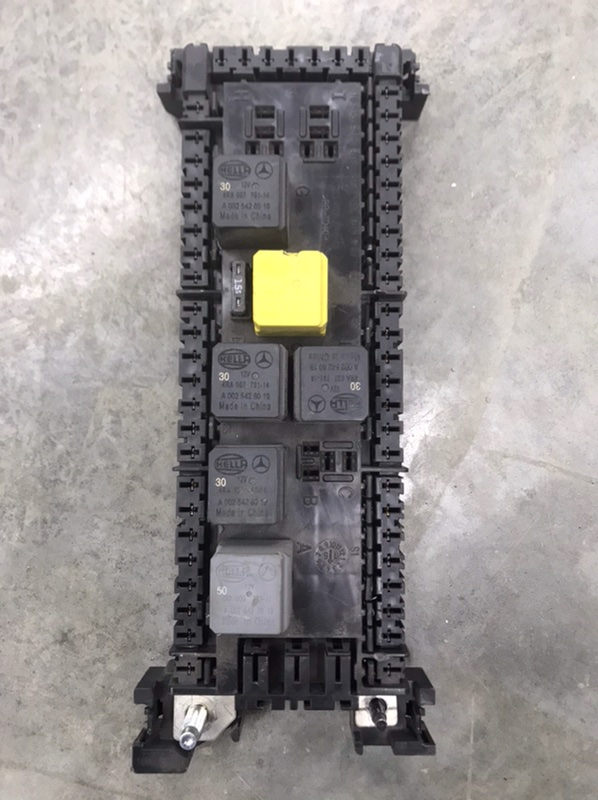 Блок предохранителей Mercedes benz GLE W166 a1669061202 Б/У