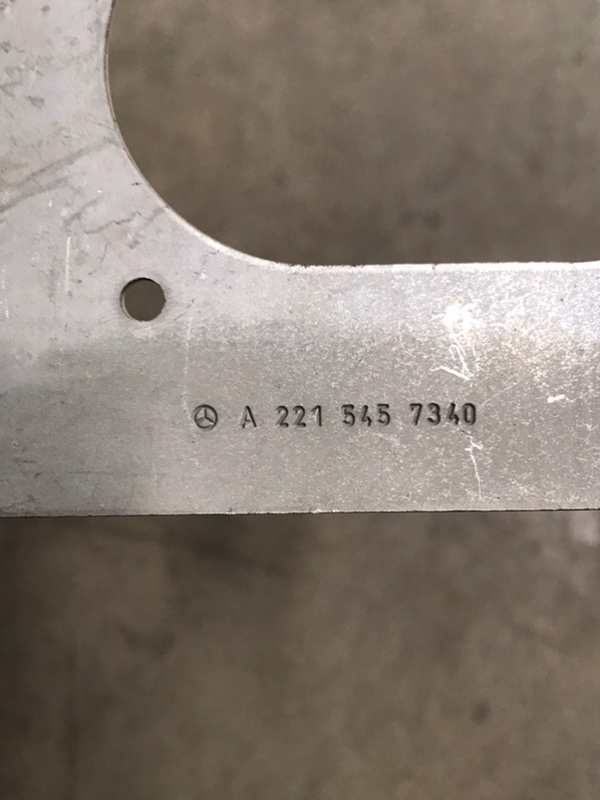 Держатель блока управления Mercedes benz s-class W221