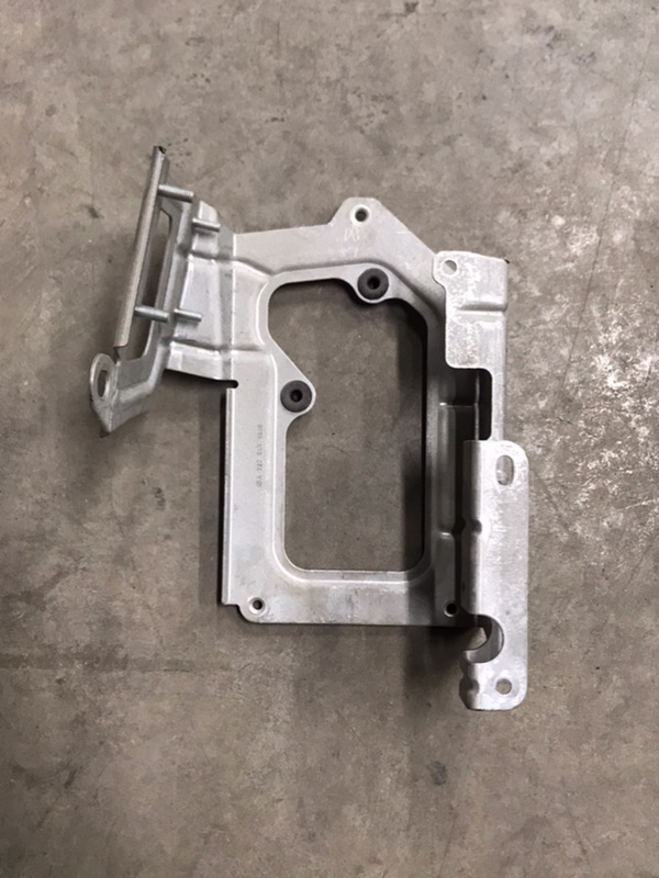 Держатель блока управления Mercedes benz s-class W222 A2225451840 Б/У