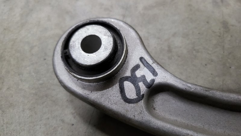 Задний продольный рычаг подвески левый S-class W222