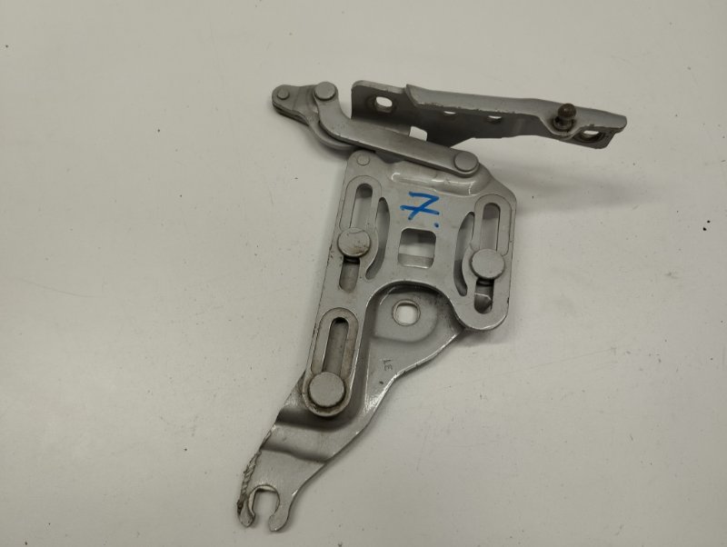 Петля капота передняя левая X5 2009 E70 Петля капота передняя левая X5 2009 E70