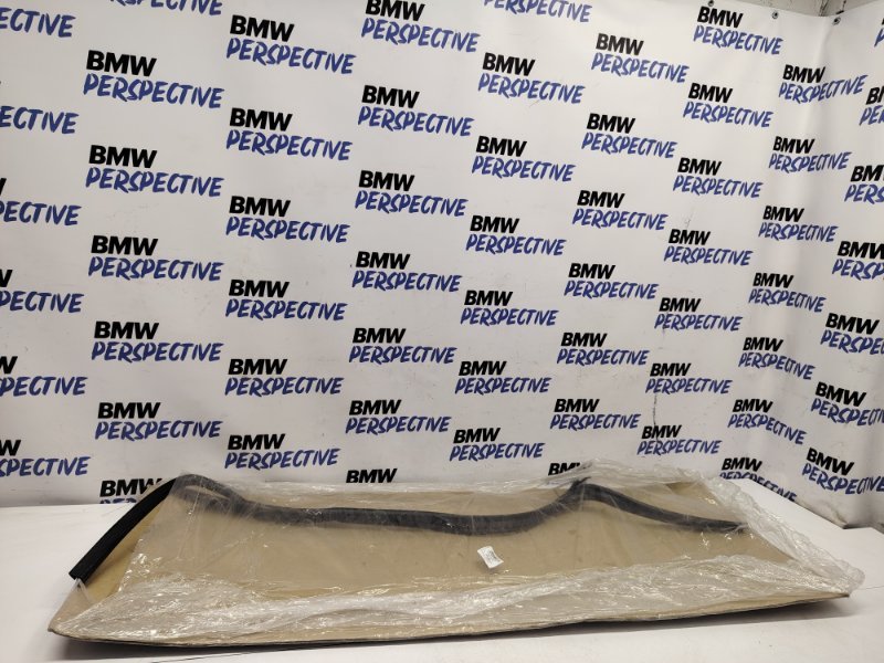 Уплотнитель левый Audi A3 2015 8V 8V5837431B новая