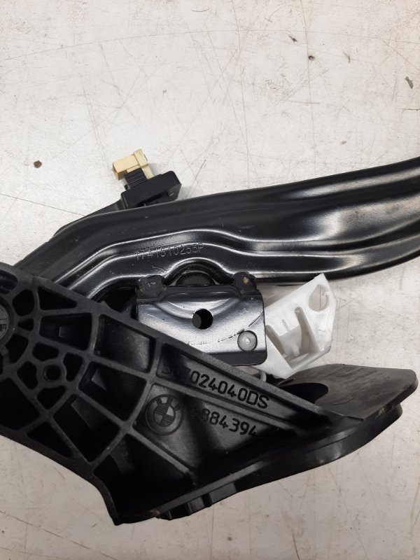 Педальный механизм в сборе 6-серия 2018 G32 N57D30B