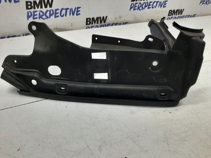 Уплотнитель крыла 6-серия 2018 G32 N57D30B