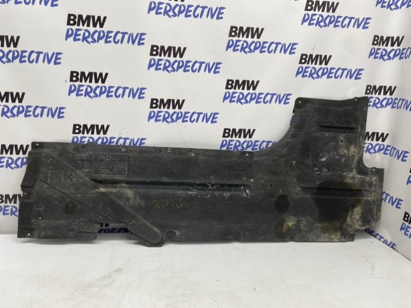 Облицовка днища кузова правая M6 2013 F13 S63B44B