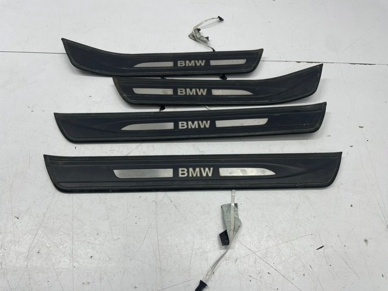 Запчасть накладки порогов с подсветкой BMW 5-серия 2013 F07 N55B30A 51477193473 Б/У Накладки порогов с подсветкой BMW 5-серия 2013 F07 N55B30A 51477193473 Б/У