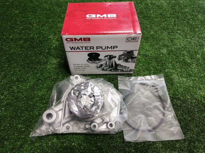 Помпа Honda D13B Помпа Honda D13B