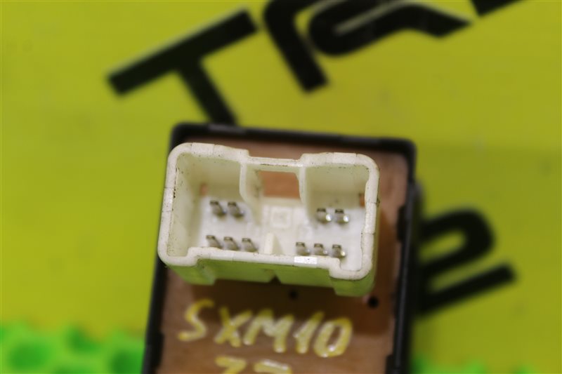 Блок управления зеркалами Ipsum SXM10