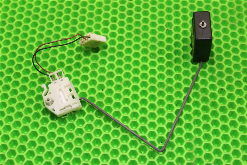 Датчик уровня топлива Toyota Crown GRS180 4GR-FSE Датчик уровня топлива Toyota Crown GRS180 4GR-FSE